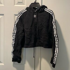 Adidas Black Crop Top Sweatshirt 🖤